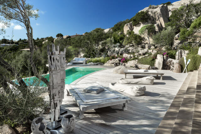 natur mediterranean feeling pool - piscina in ambiente mediterraneo . schwimmbad in mediterranen flair