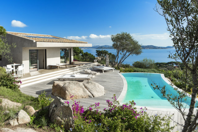 infinity pool - piscina con vista - Schwimmbad mit Aussicht
